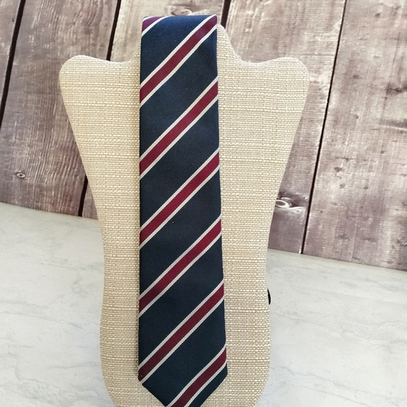 Lands' End Men's Navy, Red, Silver Striped Silk Tie Necktie Repp Handsewn In USA - Picture 3 of 11
